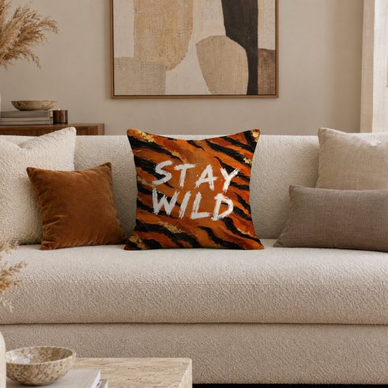 Statement Art Kussen – Stay Wild – Sfeerfoto interieur Statement Art Kussen – Stay Wild – Sfeerfoto interieur - Printcandy